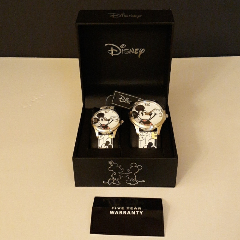 DISNEY His & Hers Mickey Leather Watch Box Set